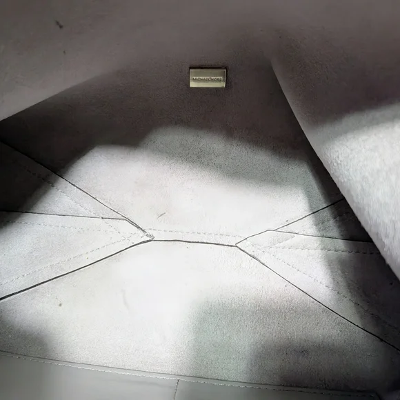 Michael Kors Junie Medium Leather Shoulder Bag - Salmon - Picture 11 of 14